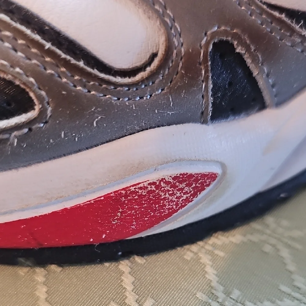 Champion Women's White, Black, and Red Logo Sneakers Size 8